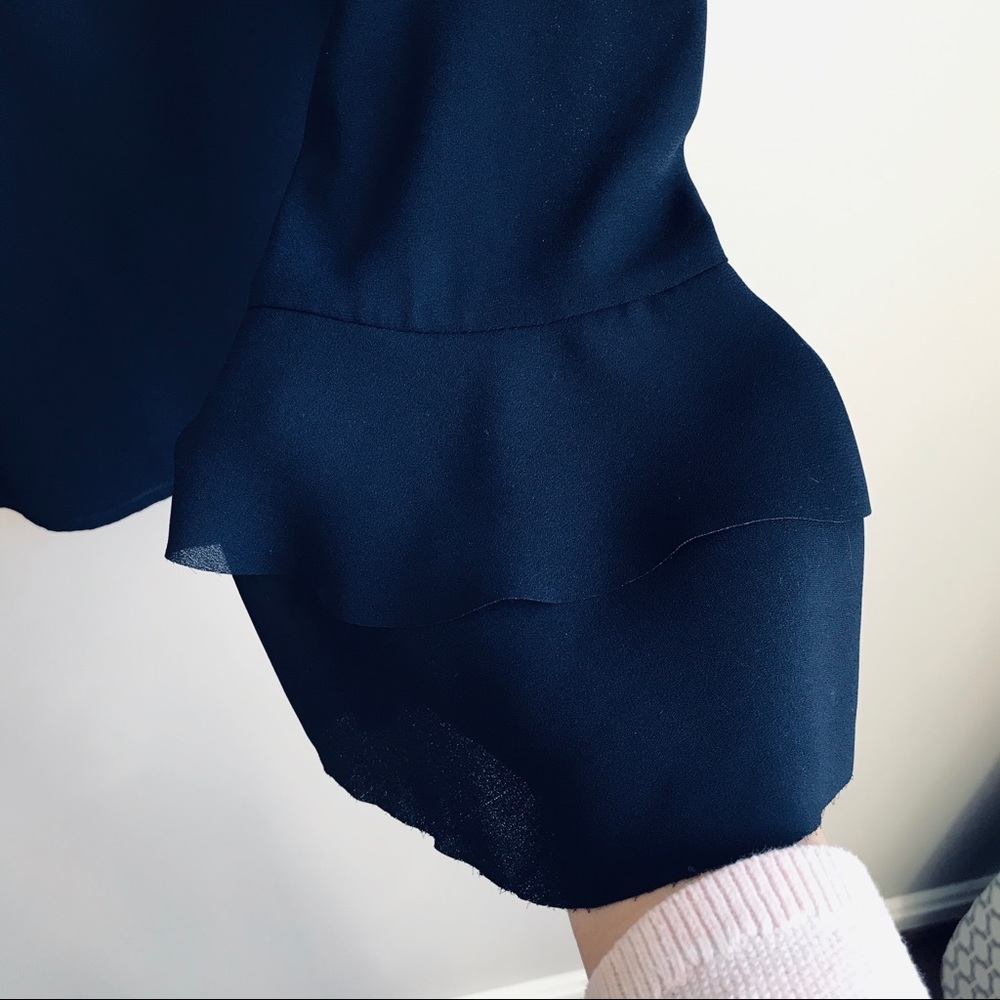 Banana Republic Easy care flounce Top - Picture 6 of 7
